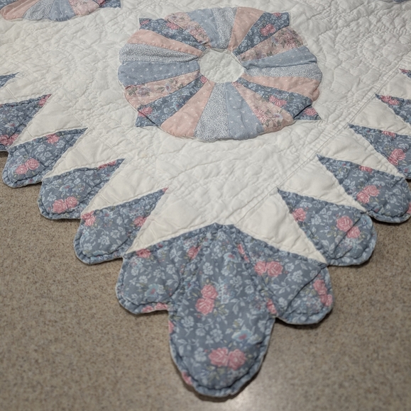 Vtg 80's Arch Quilts Hawthorne NY 93" x 86" Queen Handmade Dresden Plate Quilt - Picture 2 of 14